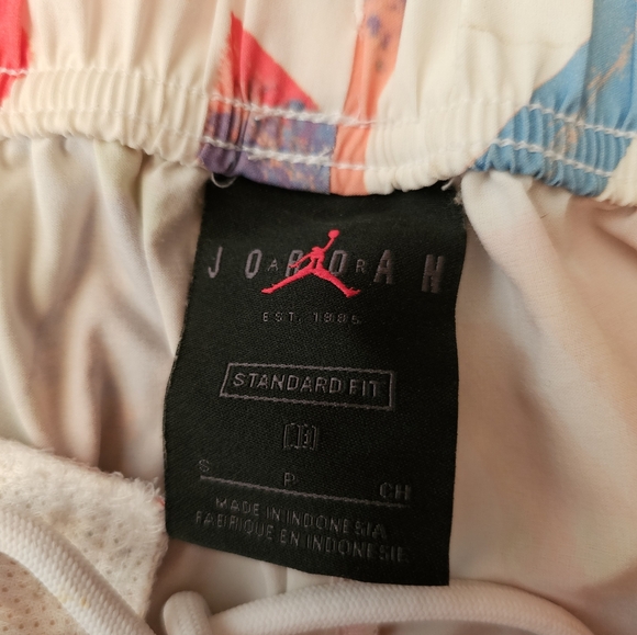 Air Jordan (S) Zion Shorts - Picture 3 of 8